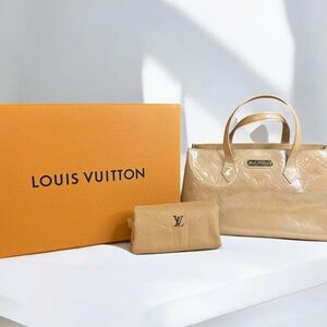 Louis Vuitton Wilshire PM Vernis Beige